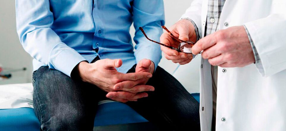 Um homem com sinais de prostatite deve consultar um urologista para tratamento. 